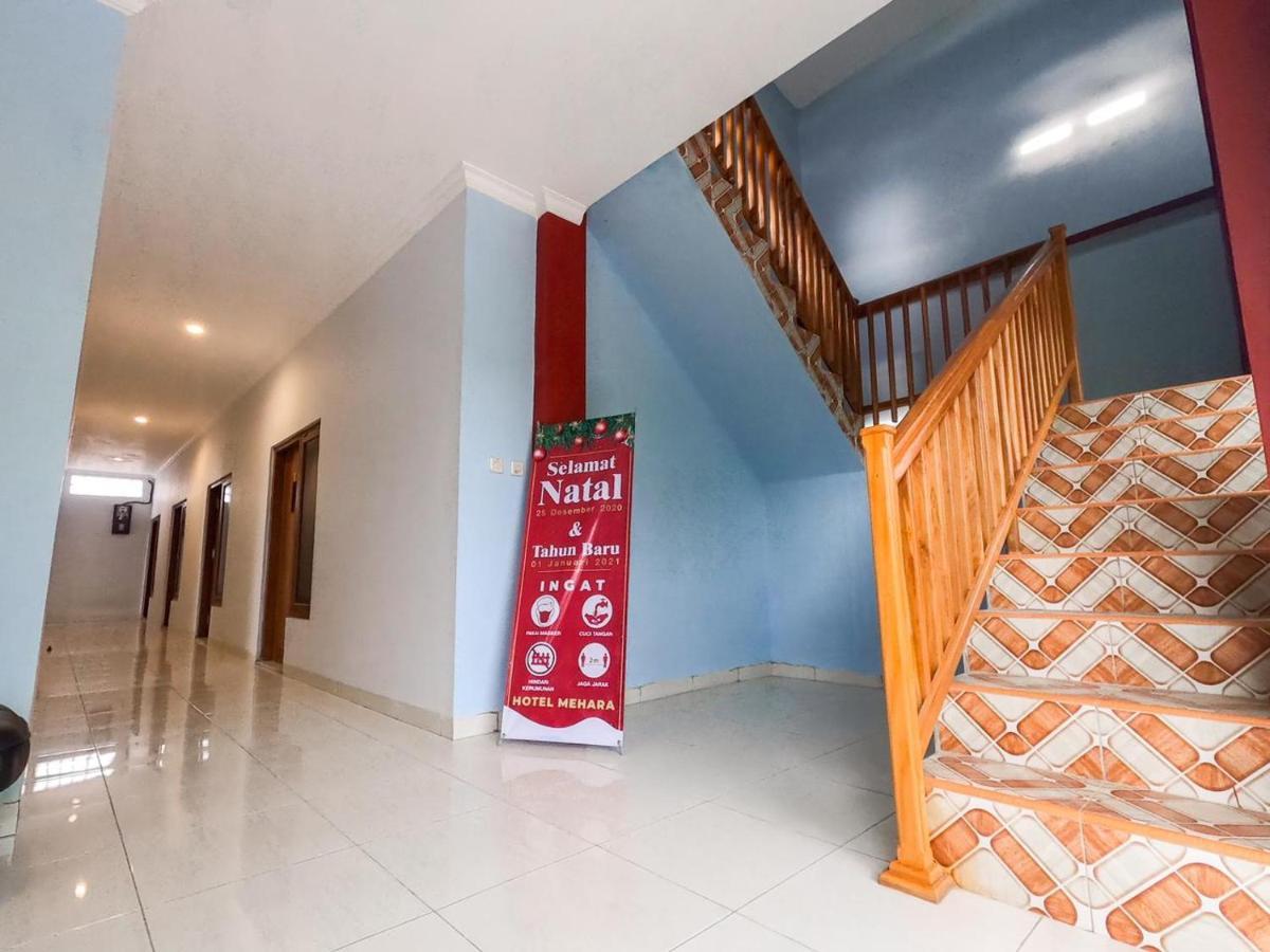 Hotel Mehara Лабуан-Бахо Экстерьер фото